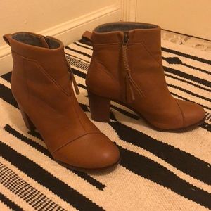 Toms leather Lunata booties